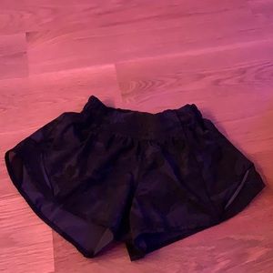 camo lululemon hotty hot shorts